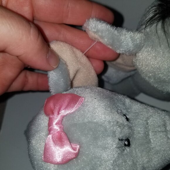 Applause Elephant Plush Couple Entertwined Trunks Valentine's Day Gift 5.5" Toy - Picture 9 of 10